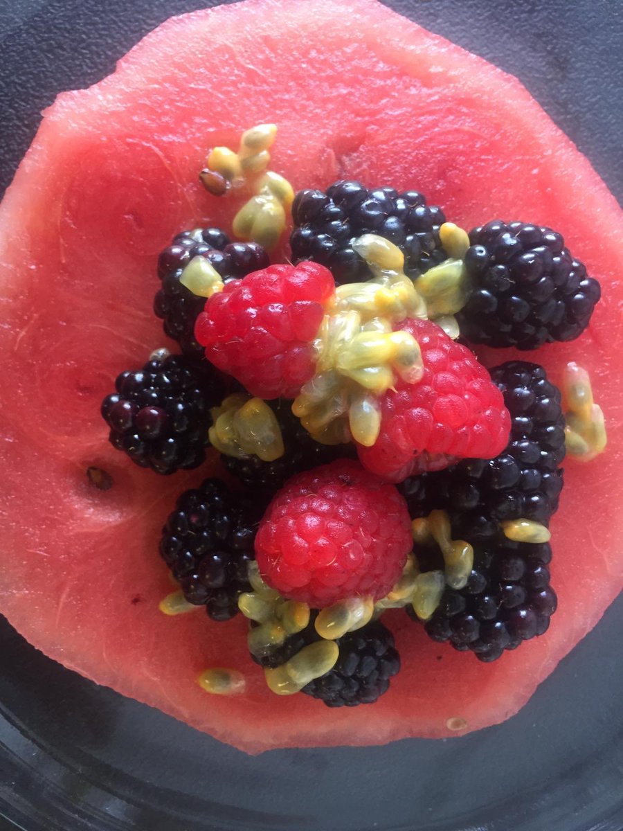 HounslowHealthy's tweet image. Steak for dessert? Yes, you can have a no cook easy to make watermelon steak for dessert. It looks stunning topped with berries and passion fruit. Check out the recipe here: bit.ly/OYHMSD #SteakForDessert #RefreshingSnack