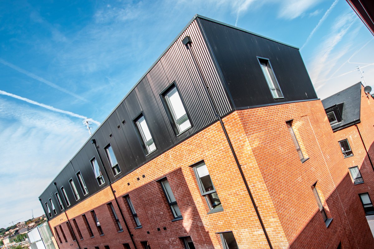 DunWorks's tweet photo. We love how bright and airy the balconies make the apartments down at Dun Works. They're the perfect place for soaking up that afternoon sun and ideal for growing a windowsill garden ☀️🌻 #DunWorks #ThisisKelham #Sheffield #KelhamIsland https://t.co/PGRba6jWJo