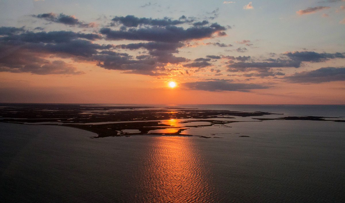 wboc's tweet photo. Good Monday Morning! This gorgeous sunrise was taken over Somerset County, Maryland, from #Chopper16 https://t.co/Ihg4m1kM35