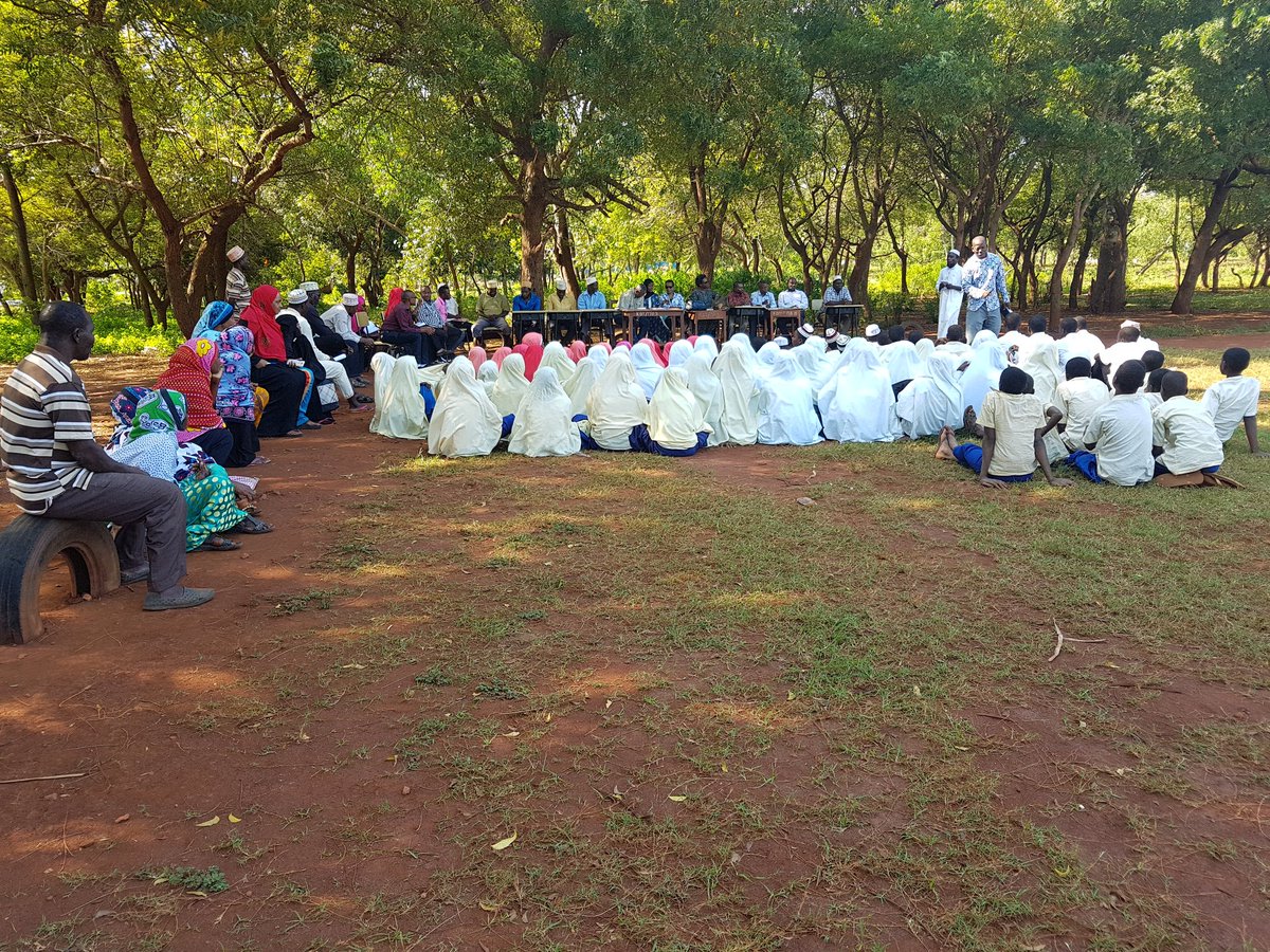 MaleziZanzibar's tweet photo. FINALE. Ending our day with a visit to #Kidoti school in North Unguja. Parents and visitors listening to work children have been doing to #EndVAC. A madrasa teacher narrates change they've seen in many madrasas from use of corporal punishment to positive discipline approaches💪🏾🇹🇿 https://t.co/d3F3uHwJrr