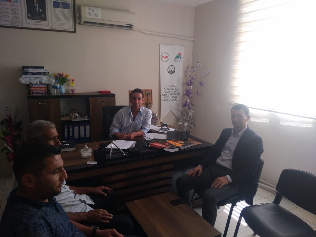 EviHilvan's tweet photo. Ak Parti İlçe Başkanı Sayın Mustafa Cidir kurumumuz ziyaret edip çalışmalarımız hakkında bilgi aldılar. Maddi ve manevi destekleriyle Hilvan gençlerinin yanında olan Sayın @mustafa_cidire teşekkür ederiz. @hilvankymkmligi @HilvanBelediye @HilvanIlceMEM @HilvanHalk @mustafa_cidir https://t.co/HWjup7WeQA