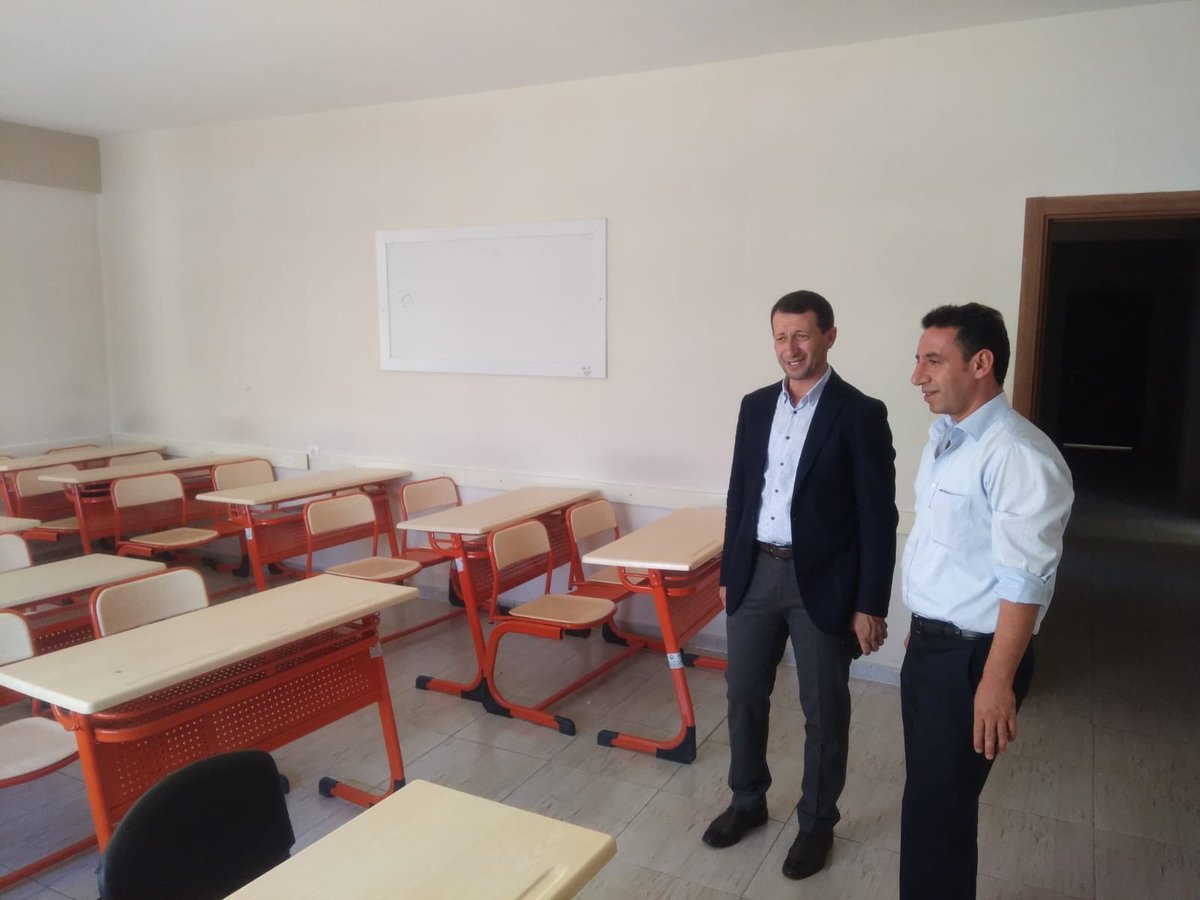 EviHilvan's tweet photo. Ak Parti İlçe Başkanı Sayın Mustafa Cidir kurumumuz ziyaret edip çalışmalarımız hakkında bilgi aldılar. Maddi ve manevi destekleriyle Hilvan gençlerinin yanında olan Sayın @mustafa_cidire teşekkür ederiz. @hilvankymkmligi @HilvanBelediye @HilvanIlceMEM @HilvanHalk @mustafa_cidir https://t.co/HWjup7WeQA