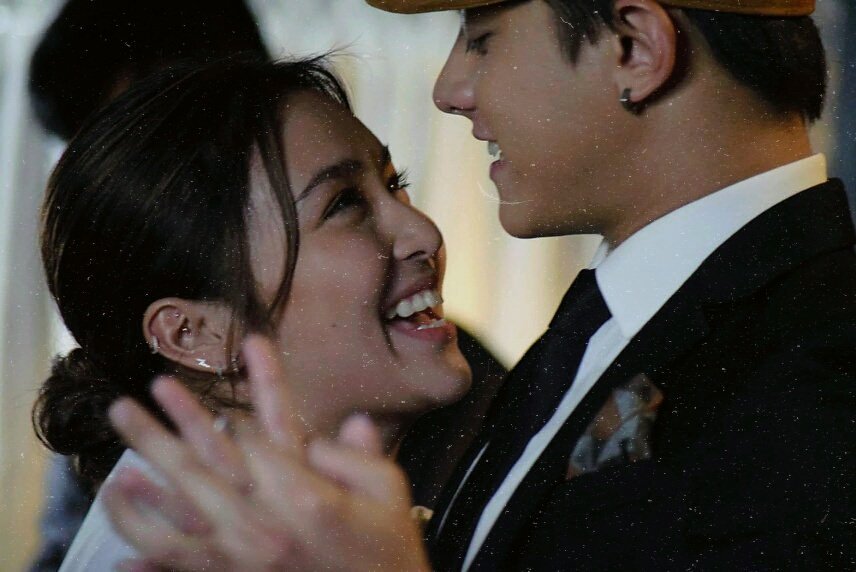 archtkennuggets's tweet photo. "What I saw in Primo was passion, determination, a bright future. I smiled when Primo looked at me. I smiled when Primo sang his heart out. I smiled and I thought, I could be smiling for the rest of my life." - George, THOU (Novel)
#kathniel #thehowofus https://t.co/X2yf4KWzZZ