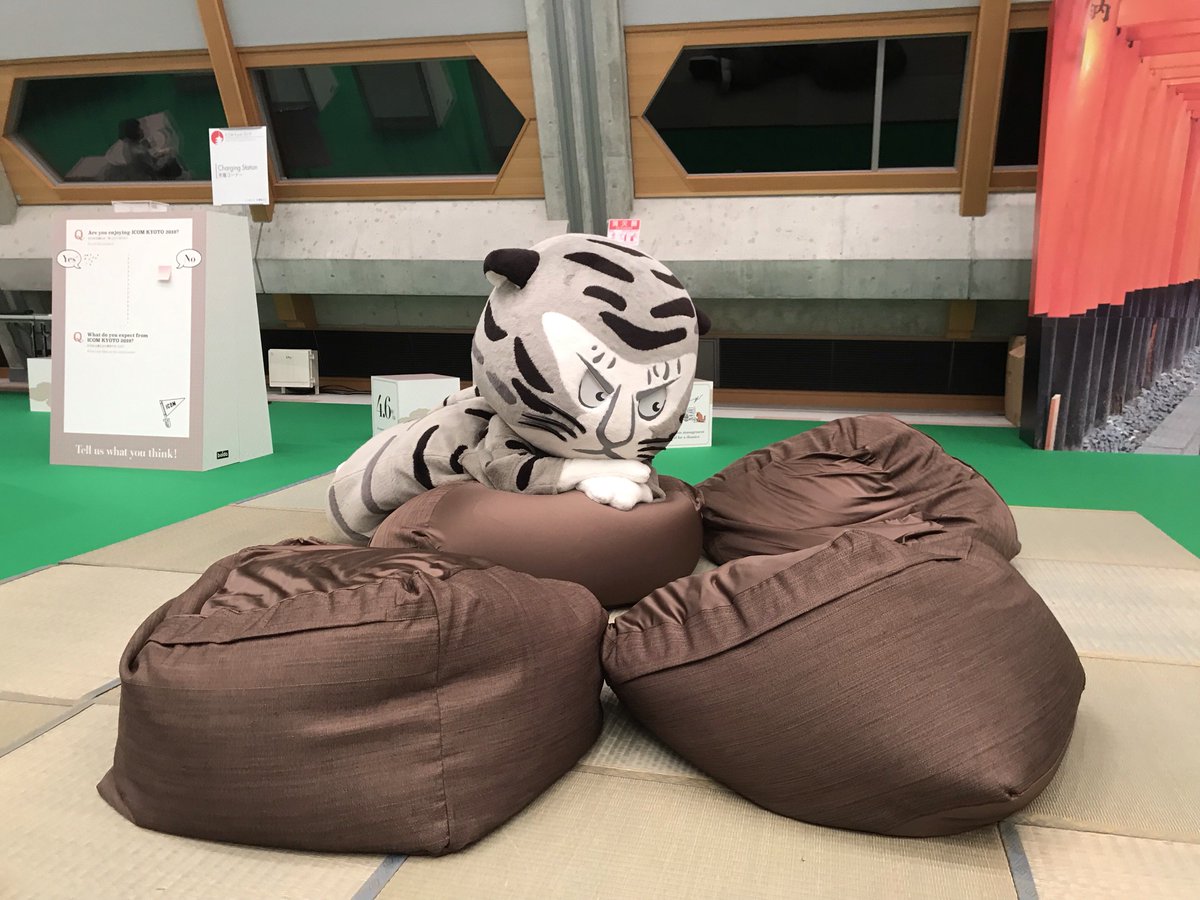 TORARINOFFICIAL's tweet photo. おしごとがんばったから、ナデナデしてー!!
#トラりん #京都国立博物館
#TORARIN #KyotoNationalMuseum
#ICOMKyoto2019
\Zzz…☆.。/ https://t.co/weLJgl99PT