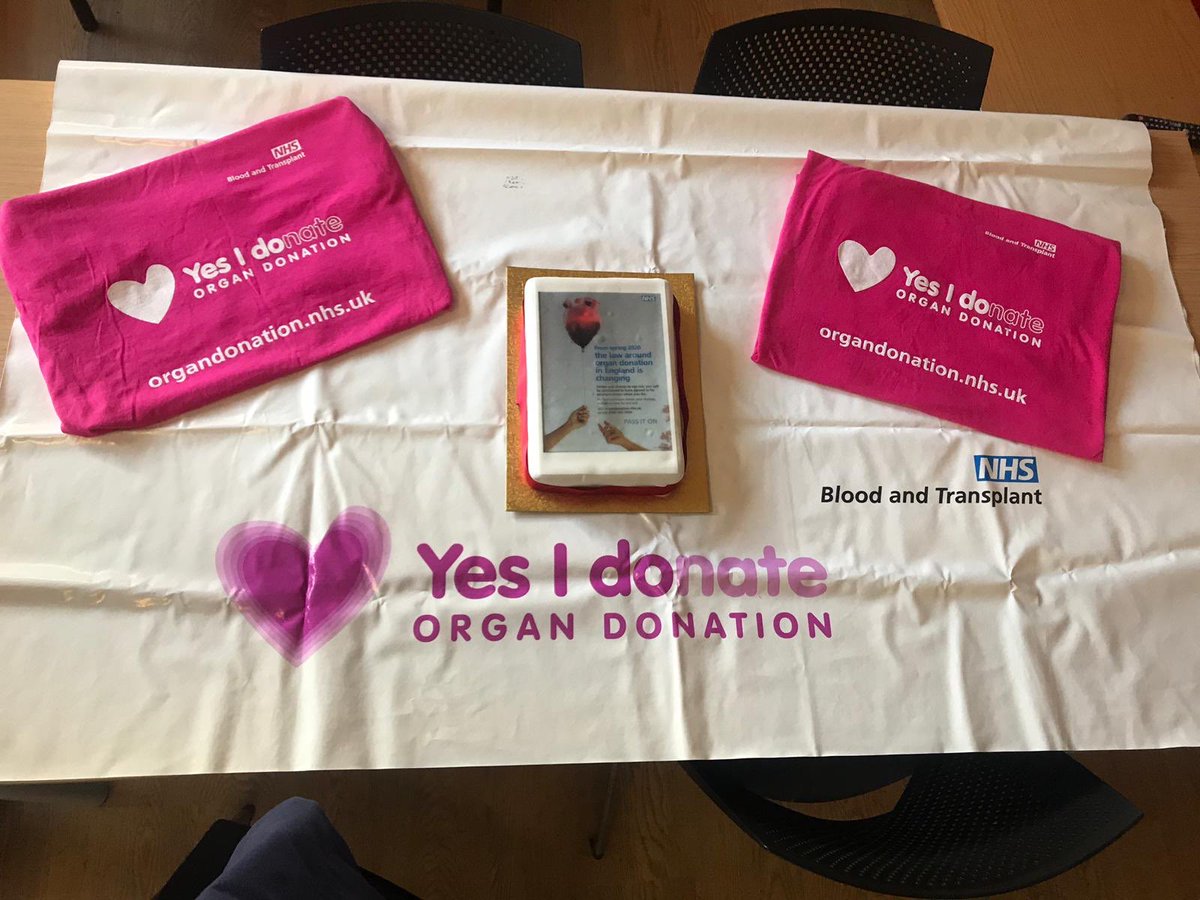 NUHCriticalCare's tweet photo. Team Critical Care and our lovely colleagues from @NHSBT are celebrating the start of #OrganDonationWeek  Look our for the team across NUH this week! https://t.co/RT4DDr0saw