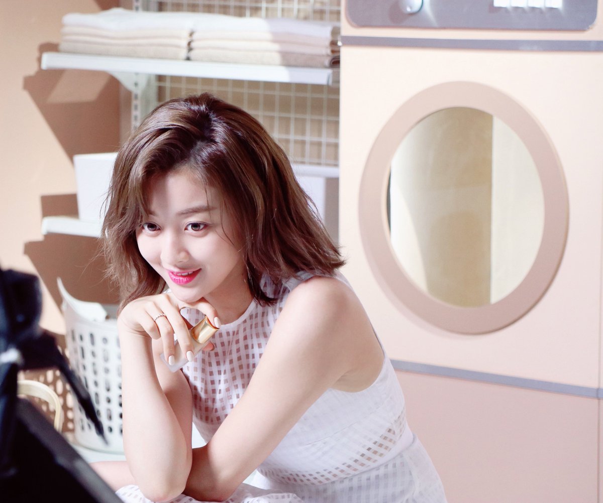 JYPETWICE's tweet photo. 👸얼굴 최고 존엄👸
👉박에스티로더👈
👉ESTEE LAUDER PARK👈

#TWICE #트와이스 #JIHYO #지효 https://t.co/MuMtkzromx