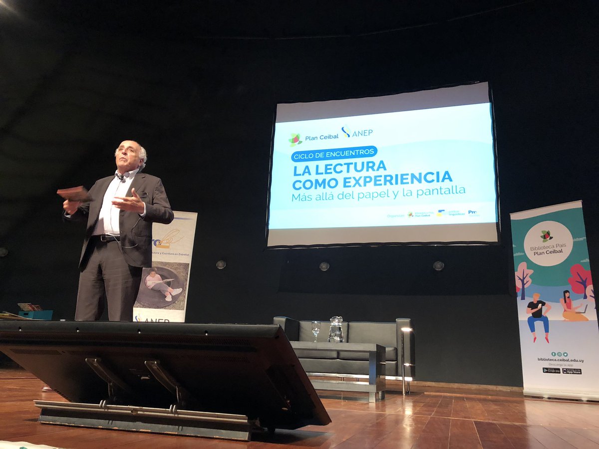 FiorellaHaim's tweet photo. Una conversación con @ARdelasH en el encuentro de La lectura como experiencia- más allá del papel y la pantalla, con más de 300 docentes #prolee @ANEP_Uruguay @Plan_Ceibal https://t.co/8fqfhAbOix
