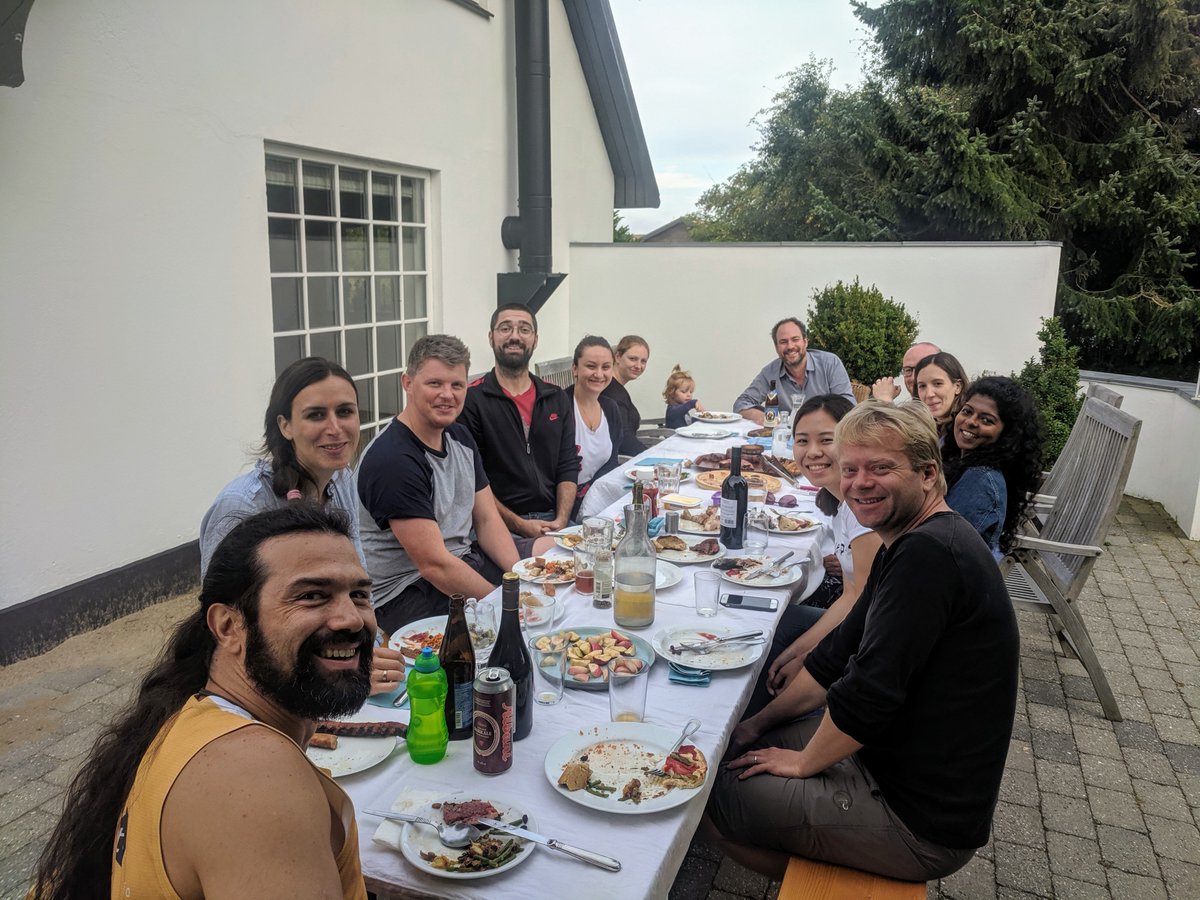 Kornfeld_JanW's tweet image. Great to see our international group at @SDUeScience @NATsdu @GenomicsUnit #ADIPOSIGN growing. How better to start into the new semester than with Danish BBQ and beers?