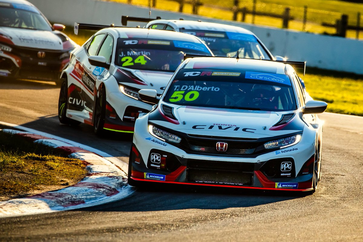 JASMotorsport's tweet photo. - Wall Racing close to Australian win ✅
- Points finishes in TC America ✅
- Comini comeback in TCR Italy ✅

Full weekend round-up from the Honda Civic Type R TCR teams competing across the 🌍 last weekend ➡️https://t.co/D4rr2WOvNn https://t.co/ClNxaJuriE