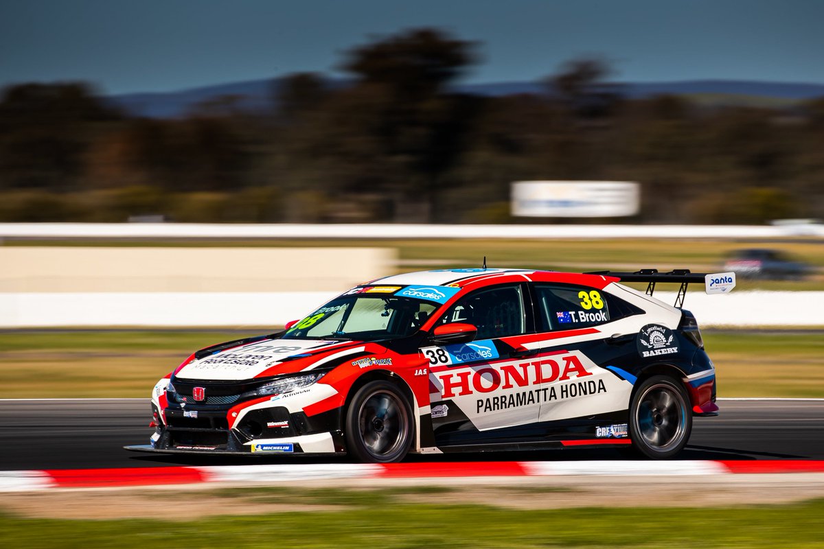 JASMotorsport's tweet photo. - Wall Racing close to Australian win ✅
- Points finishes in TC America ✅
- Comini comeback in TCR Italy ✅

Full weekend round-up from the Honda Civic Type R TCR teams competing across the 🌍 last weekend ➡️https://t.co/D4rr2WOvNn https://t.co/ClNxaJuriE