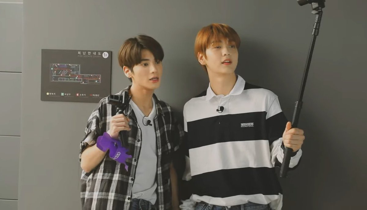 fluffyeonbin's tweet image. the height difference between soobin and taehyun please it's cute