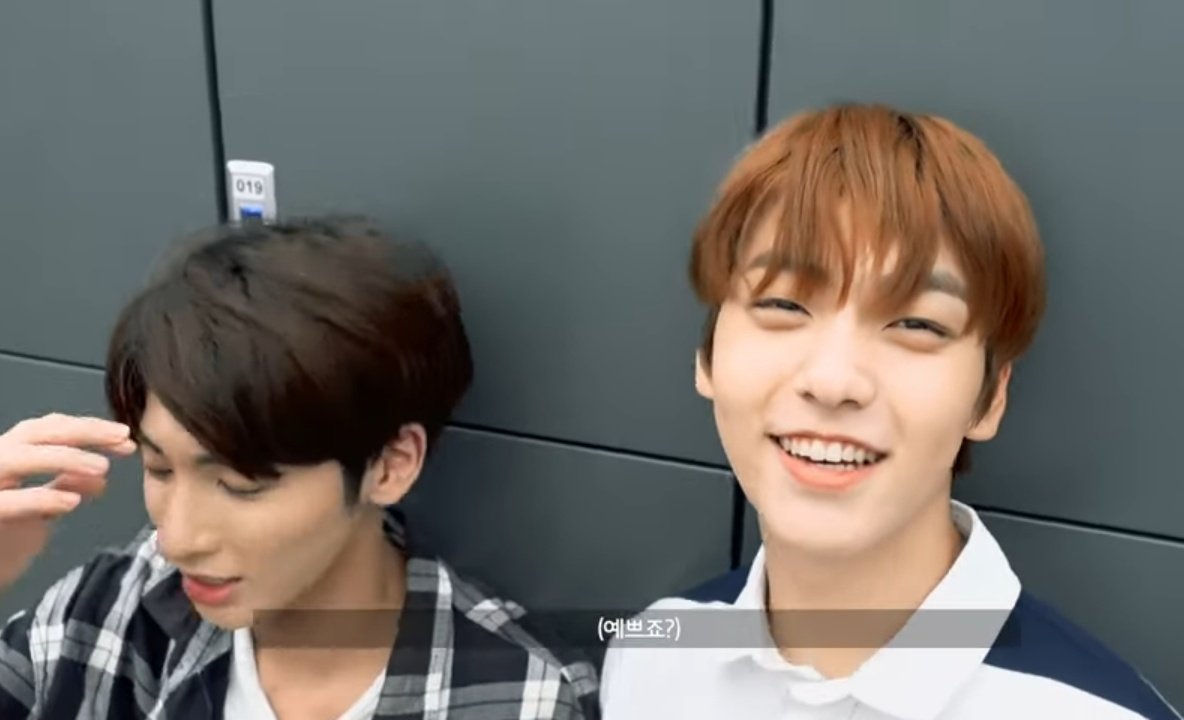 fluffyeonbin's tweet image. the height difference between soobin and taehyun please it's cute