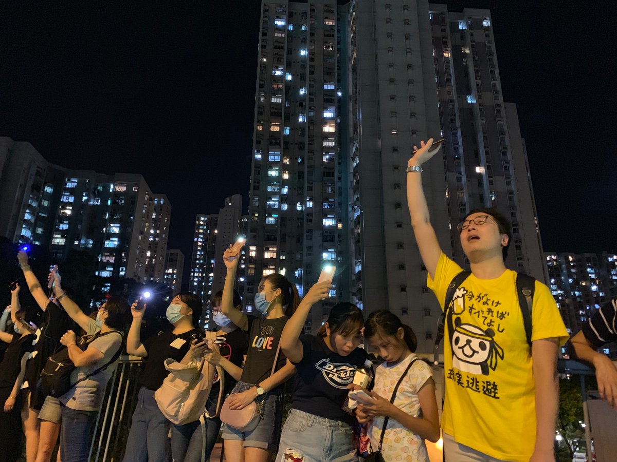 Sophiemcneill's tweet photo. Hope our @4corners helps Australians pay more urgent attention to what's happening in #HongKong. Thanks to so many amazing brave Hong Kongers for speaking out - Tom, Yoyo, Gotham, Richard, @hkjohnsonyeung @joshuawongcf and to @limlouisa &amp; @kevinkfyam for their insightful analysis https://t.co/av4R2scNwM