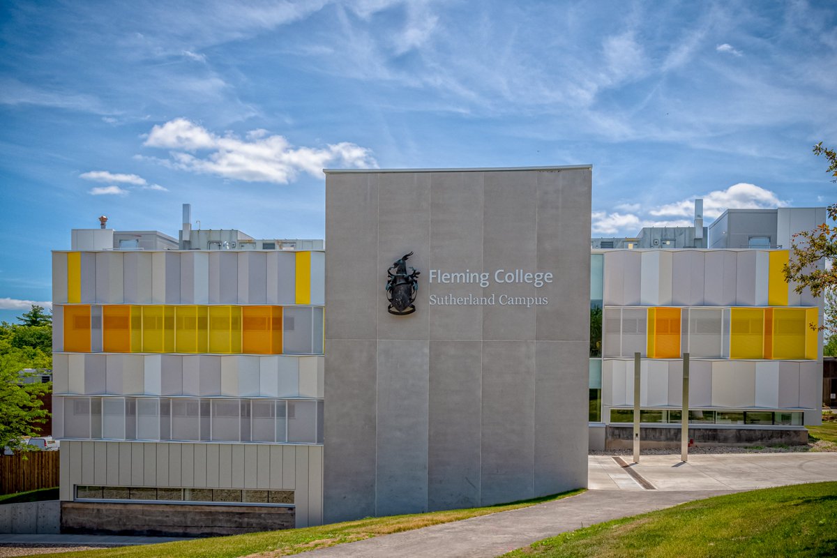 rick_w_manning's tweet photo. My guess is that this place will be a beehive of activity tomorrow as classes begin.
@Ptbo_Canada @FlemingCollege
#Peterborough #BackToSchool #SutherlandCampus #SemesterStartup https://t.co/HGMG7uYSPw