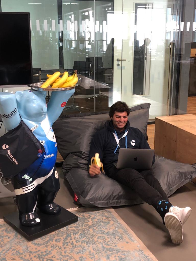 pawell's tweet image. 🥁🥁 The rumours are true, @ric0seq has joined @pointninecap! He started today and is in serious work mode already (and eating bananas)...more info soon

Welcome!