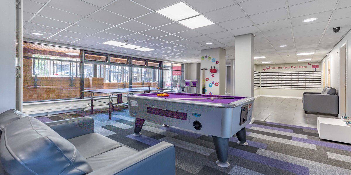 StudentStay_UK's tweet photo. Located in Sheffield ๐ near the city centre, train station & Sheffield Hallam university ๐. On-site gym & fitness classes, study, cinema and games rooms with table tennis & a pool table ๐ช๐ป๐ฑ
https://t.co/RTv743iKZB
#LetsGoGroup https://t.co/5XFQV8nSvJ