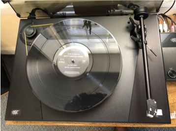 ResTechToday's tweet image. Taking #MoFi ’s UltraDeck Turntable for Spin
#Turntable #UltraDeck #Unboxing #Test #Review #vinyl #Vinylcollector
buff.ly/2zyapek