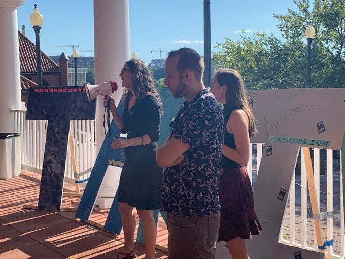 WeAreGAGE's tweet photo. We capped the day (not to mention celebrated the start of the school year) in true #gradworker style with a party on the Car Barn Patio! #ContractPersonalis #ReadyToTHRIVE https://t.co/TnupDdXROA