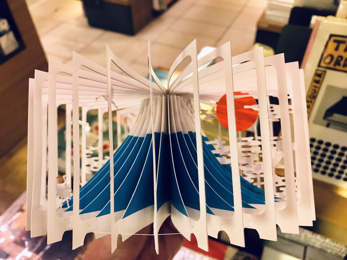 Jim Nelson On Twitter 360 Degree Pop Up Book Of Mt Fuji Tsutaya Bookstore Near Daikanyama Station One Of The Greatest Bookstores I Ve Ever Experienced Https T Co Oxrtfrekmf