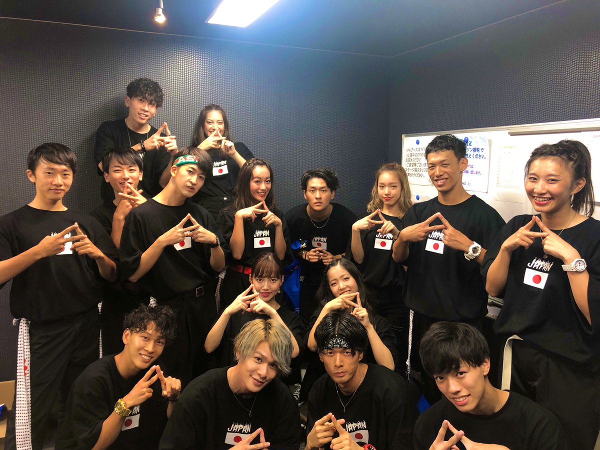 araki_sou's tweet photo. Adyn Japan終了しました！
日本をテーマにしたショーケースという事で、おどるポンポコリンをチョイスしました🕺🕺

たくさんの声援をありがとう^ ^
踊ってくれてありがとう！！
みんなに感謝🔥
#adyn #japan #dancingshower https://t.co/TmiNAeh2yr
