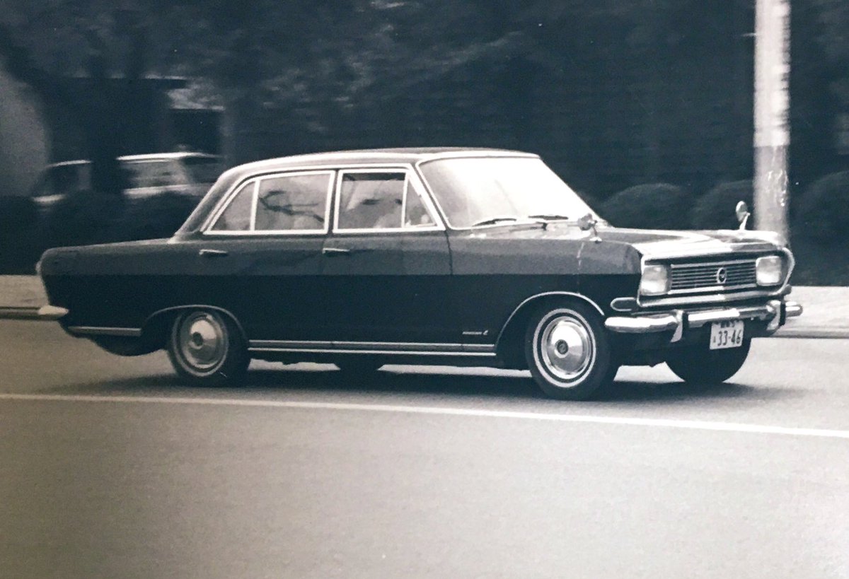 O Xrhsths 自動車美術研究室 Sto Twitter オペルレコード 大正生まれだった祖父が昔乗っていた車 外車が珍しい当時 颯爽とレコードで学生時代の母を迎えに来る姿はきっとカッコよかったに違いない