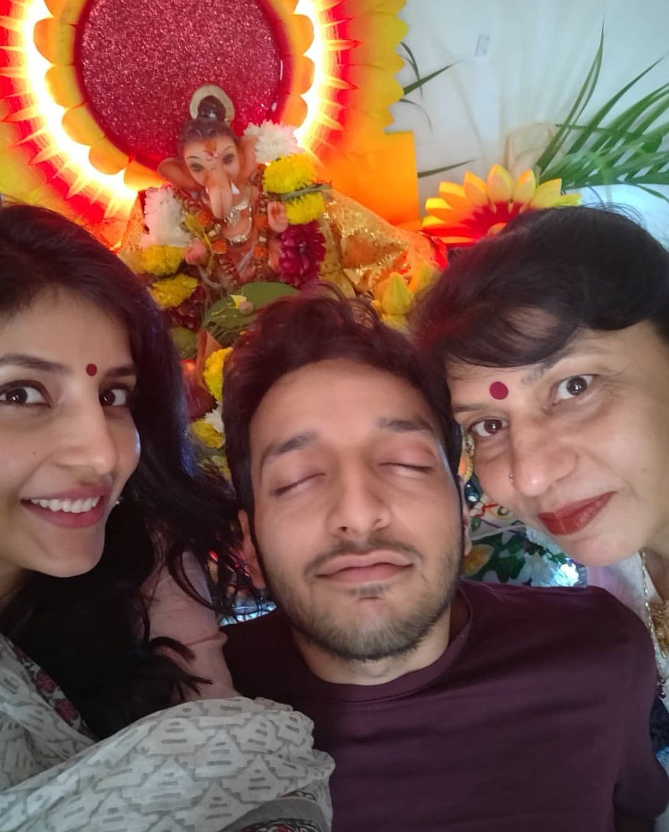 SanDhirParShFC's tweet photo. Happy Ganesh Chaturthi ❤️❤️

@HarshitaGaur12 ❤️

#HarshitaGaur #HappyGaneshChaturthi https://t.co/L5rI32IG47
