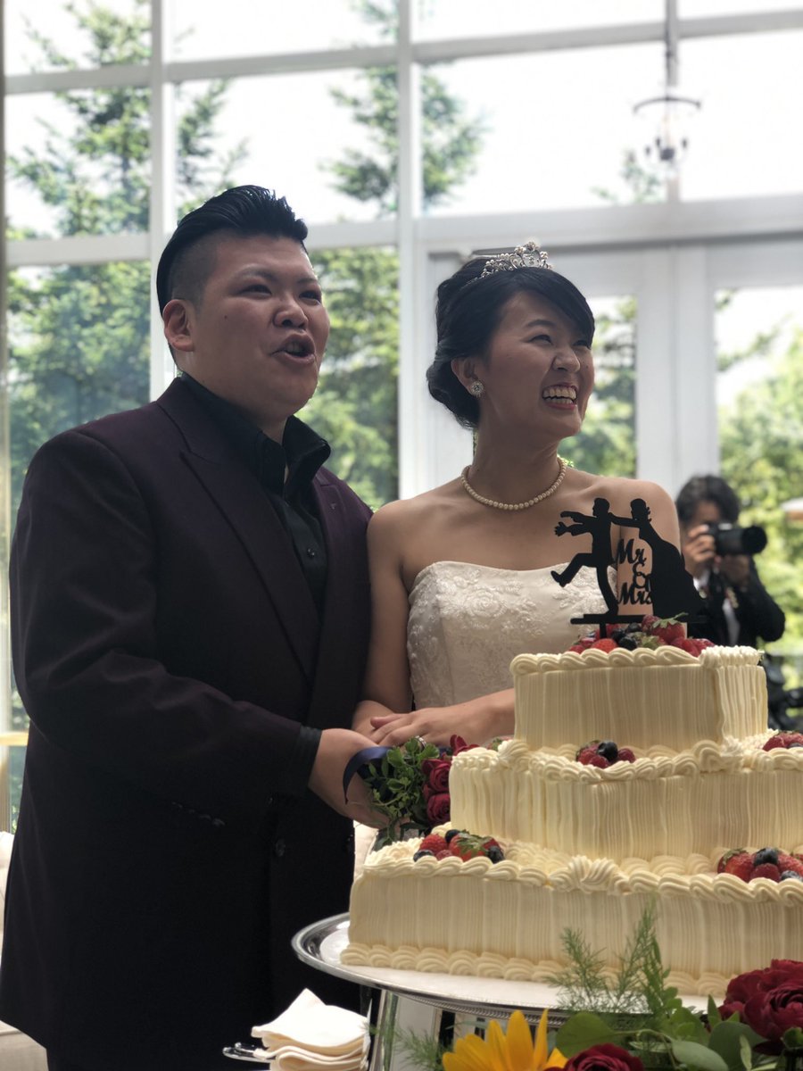 hiroyafender's tweet photo. 兄貴の結婚式。楽しかった！はじめての結婚式参加が今回でよかった！！次はひろやだねってめっちゃ言われたけどできますかね？？したいですけど。。。 https://t.co/ha35UGcmEi