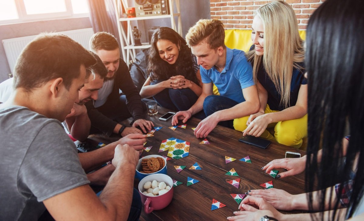 🎲 Bath Board Game Day - EARLY BIRD TICKET SALE🎲 Play games at our pop-up board game cafe, 3rd Nov at @KomediaBath &amp; raise money to help Bath’s homeless community. Book now to take advantage of early bird tix! (sale ends 16th Sept) #bathboardgameday eventbrite.co.uk/e/bath-board-g…