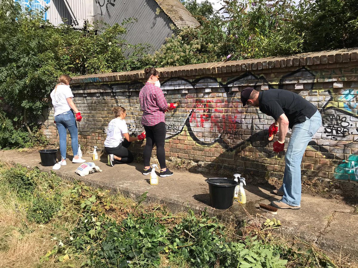 UkCif's tweet photo. A great weekend in London for the 4th Cif Community Clean Up.
We teamed up with 'Plastic Free Hackney' and @SembleUK for a litter pick, wall clean and weed clearing to bring the beauty back to an area of the Hackney canal ☀️
#cifhellobeautiful https://t.co/z6BkRwOvpi