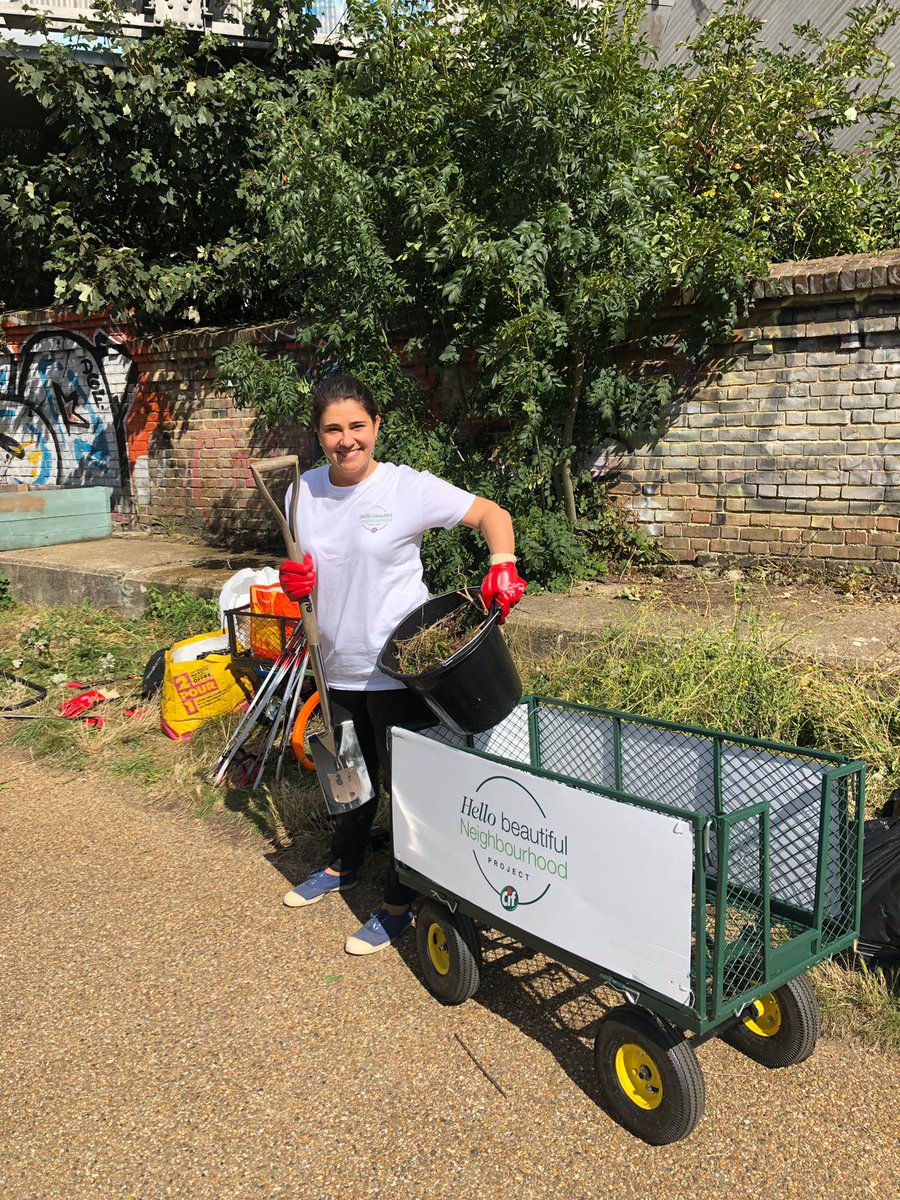 UkCif's tweet photo. A great weekend in London for the 4th Cif Community Clean Up.
We teamed up with 'Plastic Free Hackney' and @SembleUK for a litter pick, wall clean and weed clearing to bring the beauty back to an area of the Hackney canal ☀️
#cifhellobeautiful https://t.co/z6BkRwOvpi