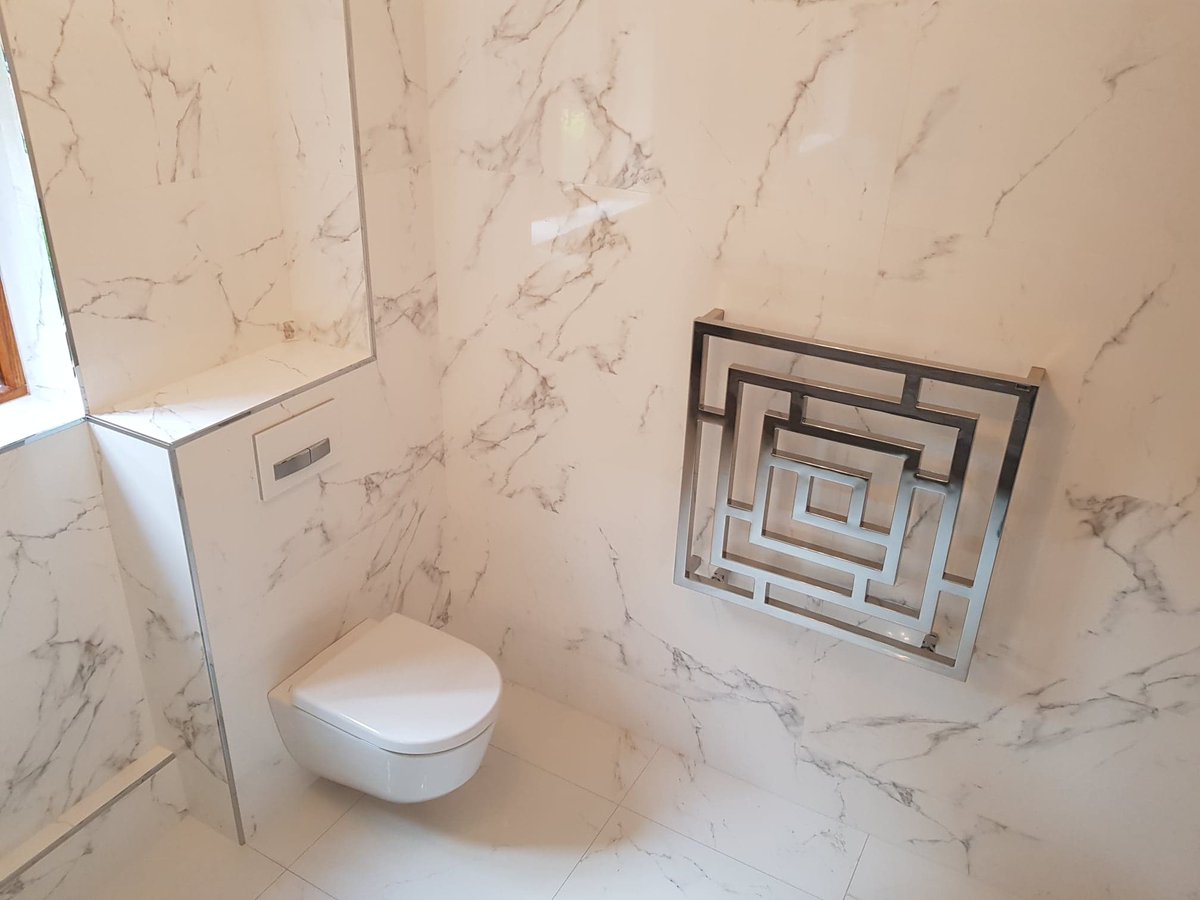 Curtis_Bros's tweet photo. A while back we posted the gorgeous renders of this stunning cloakroom! Now you can see the designs have been brought to life! 
This room really does scream luxury! 

@AmbianceBainUK @RadoxRadiators  @GeberitUK @Porcelanosa_EN 

#bathroomdesign #cloakroom #luxurylifestyle https://t.co/FDVWGsnPv5