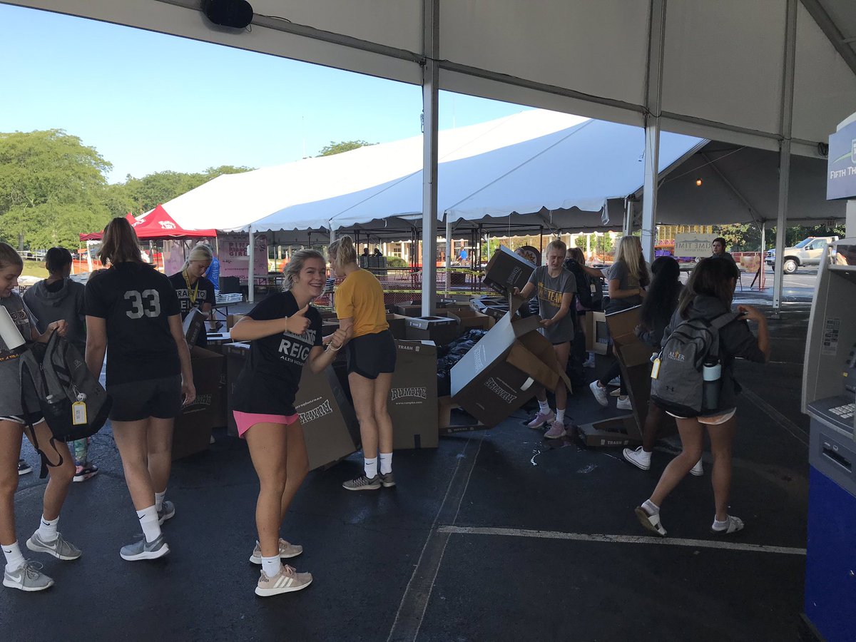 AlterVolleyball's tweet photo. The girls worked hard at Alter Fest clean up this morning!!! #alterfest https://t.co/FMxN3FzkwU