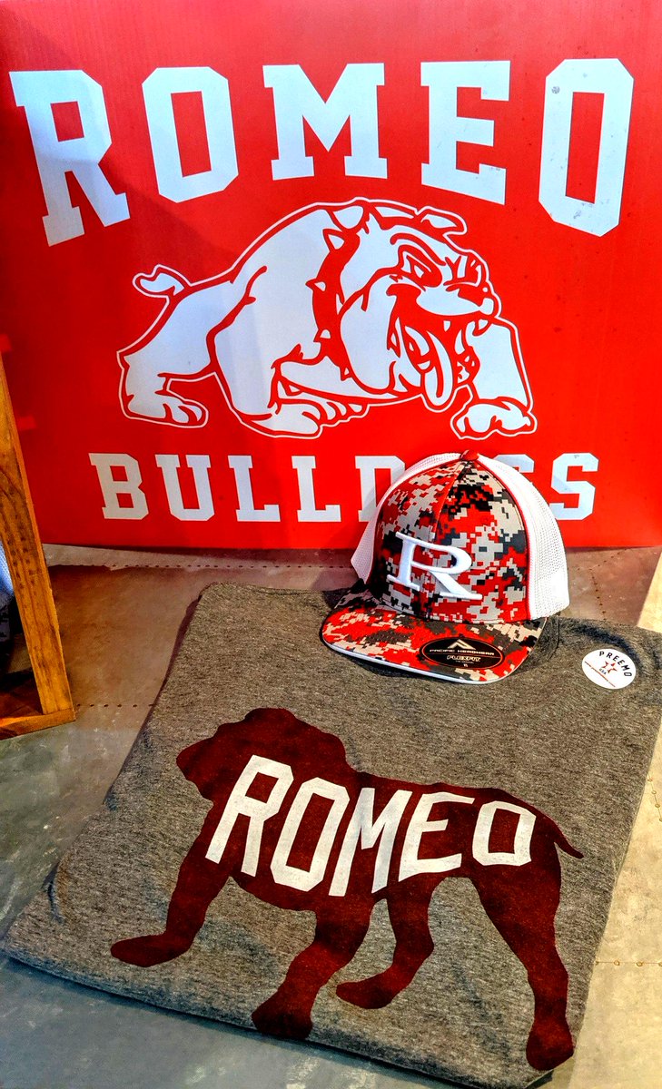 FAMSPrinting's tweet photo. Loving this Romeo Bulldog Look ππ
#loveromeo #romeomichigan #peachfestival #peaches #romeopeachqueen #downtownromeo #famsprinitng #preemotees #preemousa #sosoft #newnew #gobulldogs #FAM #muskamu https://t.co/f7BwnQsgA4