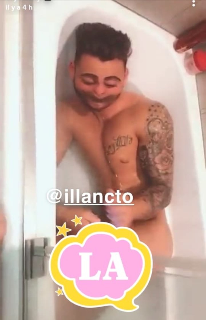 Illan dans le bain nude
