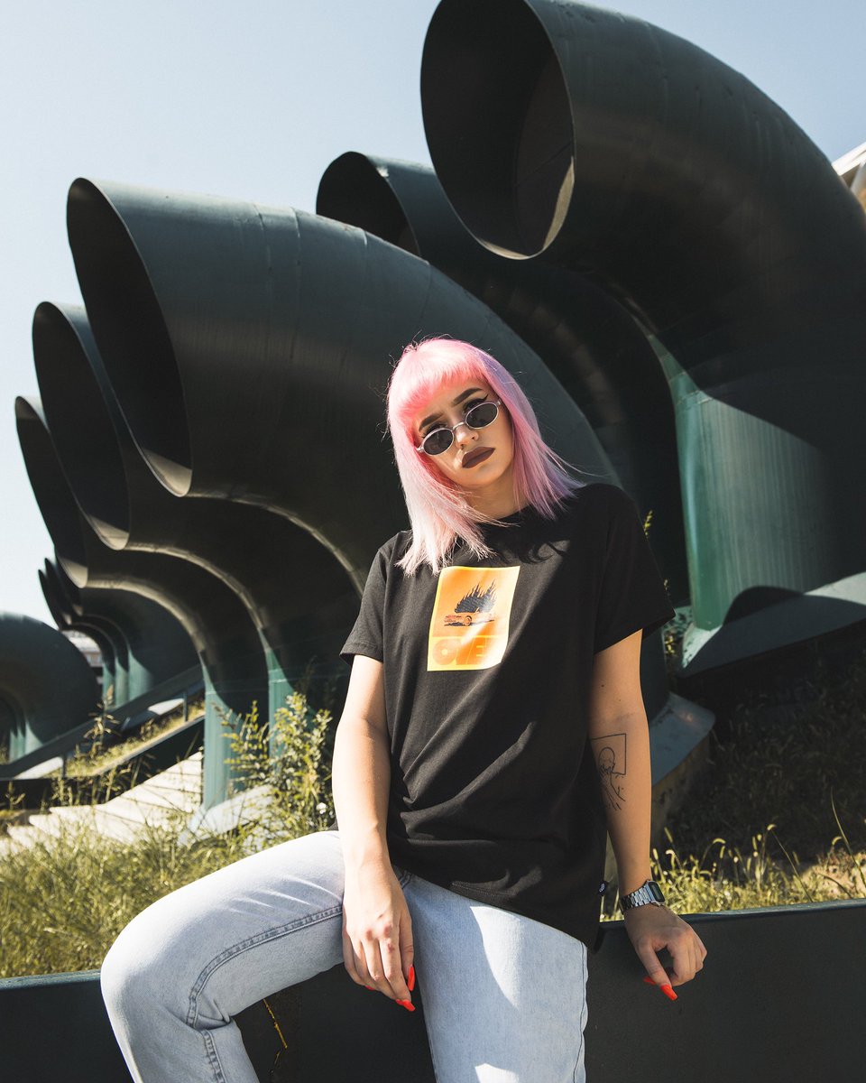 OverClothing's tweet photo. 🚔+🔥=✔️
#over #overclothing #streetstyle #streetsnap #streetwear #tshirt #tshirtbrand #tshirtdesign #tshirtlife #prefall #prefall2019 #newdrop https://t.co/1CdrqRRvPa