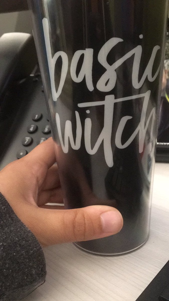 starrynightsam's tweet photo. Its officially fall. Idc that I live in Phoenix and there’s really no difference in temp, it’s fall. https://t.co/GkFICNWP7g