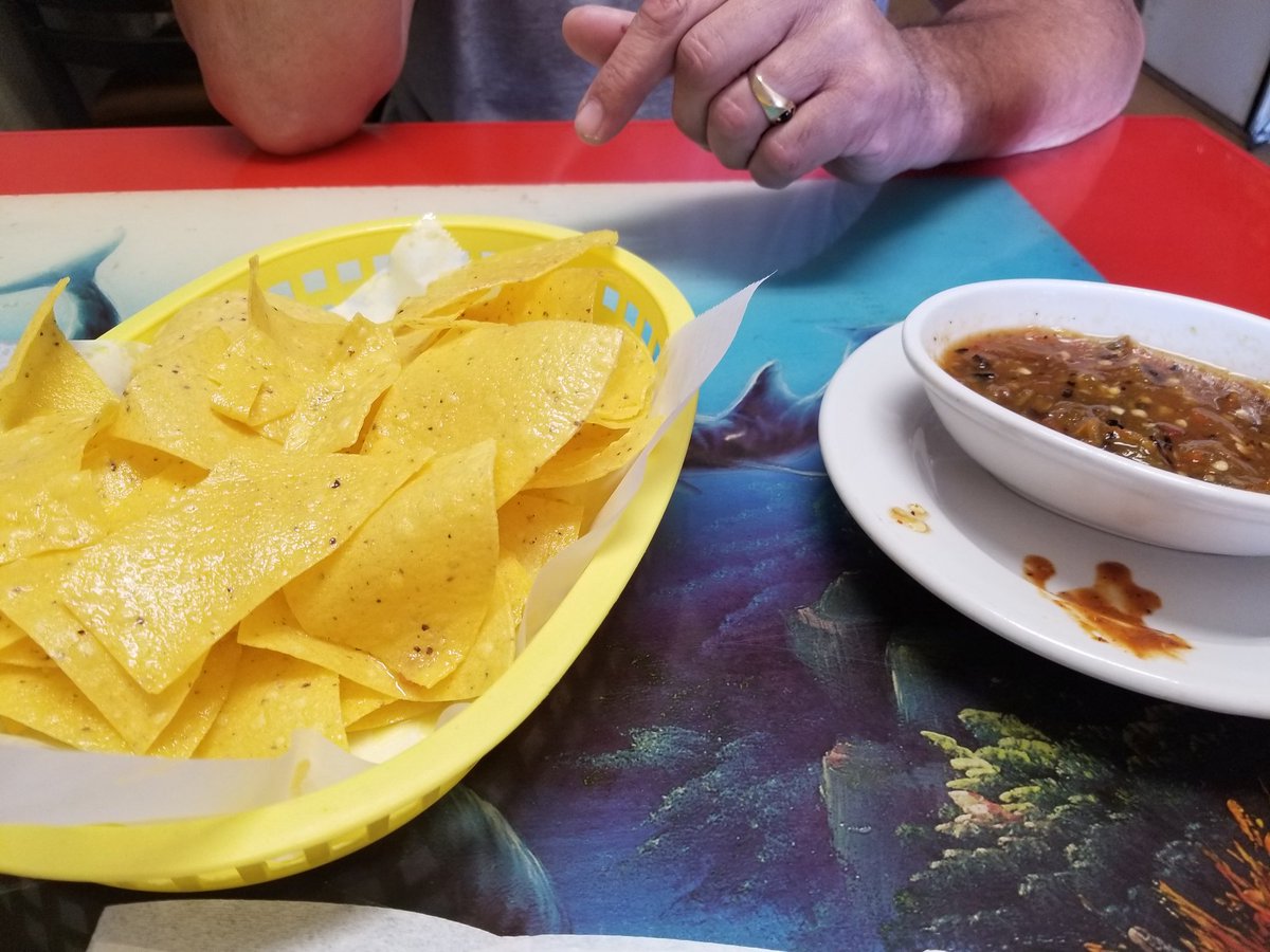 LisaMB4's tweet photo. Food is great and the salsa burns!

Tacos El Mercadito 
531 SE Melody Ln, Lee's Summit, MO 64063
(816) 524-6588

https://t.co/pRrT2JCwxX https://t.co/LPSxJhoR5W