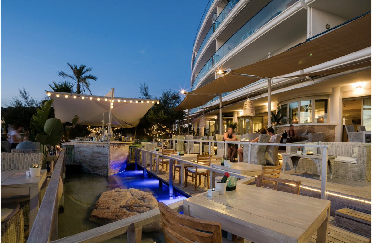 Inauguramos nuevo mes lleno de magia y de luz😉⭐️
.
.
We inaugurate a new month full of magic and light😉⭐️
.
.
Wir eröffnen einen neuen Monat voller Magie und Licht😉⭐️

#sunseabaribiza #wonderful_ibiza #beautiful_ibiza #seasonibiza #summeribiza #temporada2019 #loveibiza