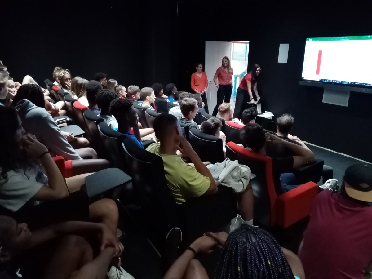 C'est bien la rentrée scolaire aujourd'hui, et finalement la @TP_A_A ouvres officiellement ses portes! Première journée pour nos académiciens, présentation du programme et remise d'équipement sportif ! #GroupeAdequat #SimplementPourVous