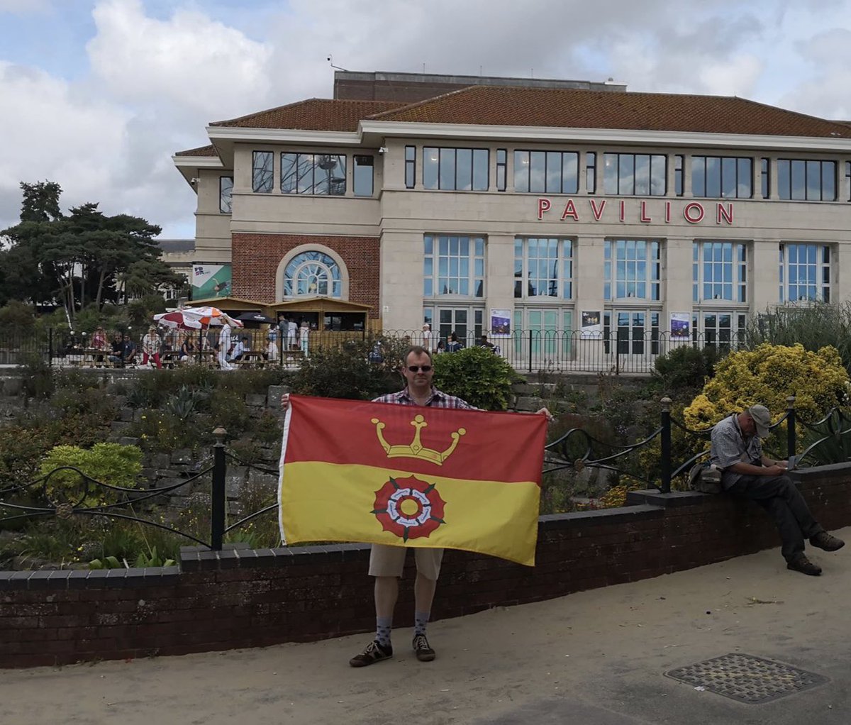 Many thanks to James Bowman for sharing this photo of the Hampshire Flag at the Bournemouth Pavilion Theatre.