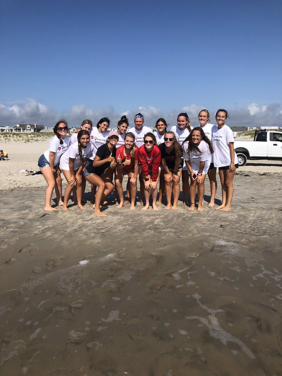 hockey_oc's tweet photo. OCFH helping out with the Labor Day run! #watertables #volunteer #community #ocfh https://t.co/9xKIi7aNX5