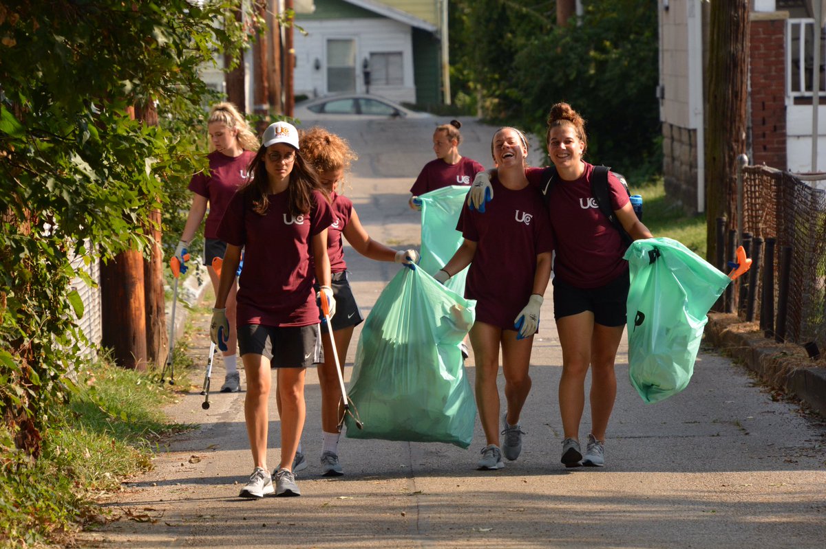 ucwv_athletics's tweet photo. Labor of Love - @ucwv_wsoccer. Cleaning up the community. #UCLaborDay https://t.co/8aFN02SSG4