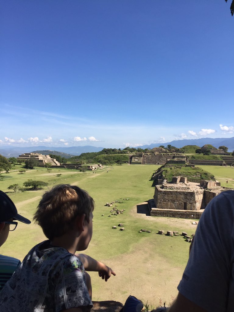 AnnasQuestions's tweet photo. Thanks Mexico for an amazing trip mixing #schoolofsystemchange strategy, #livingchange with friends and kids #systemicforms and holiday!! https://t.co/RtuHN8D1jB