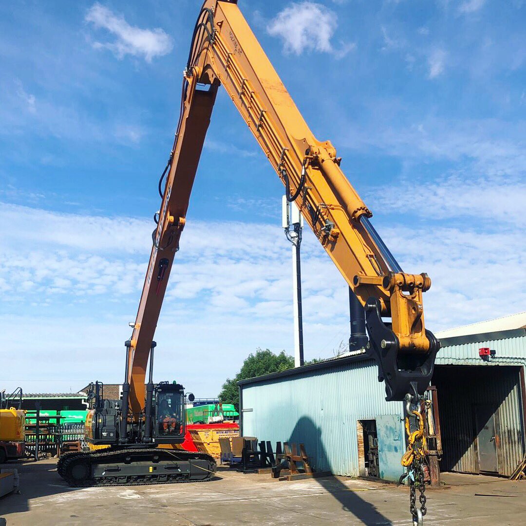wmplanthire's tweet photo. New CASE long reach tested before loading out for the next job #longreach #caseatwork @CaseCE_EU https://t.co/JdUeITXyMn