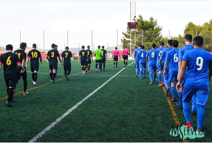 InterManacor's tweet photo. Ahir vàrem sumar 1️⃣ punt al sempre complicat camp de Ses Eres 🆚 @cdserverense, després de empatar 2-2.

Ja pensant amb es pròxim partit 🔜, que també serà un derbi. Jugarem contra el @cardassar.

#InterSomTots #ForçaInter 🔴⚫ https://t.co/Phlh3ULt8t