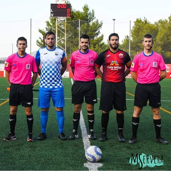 InterManacor's tweet photo. Ahir vàrem sumar 1️⃣ punt al sempre complicat camp de Ses Eres 🆚 @cdserverense, després de empatar 2-2.

Ja pensant amb es pròxim partit 🔜, que també serà un derbi. Jugarem contra el @cardassar.

#InterSomTots #ForçaInter 🔴⚫ https://t.co/Phlh3ULt8t
