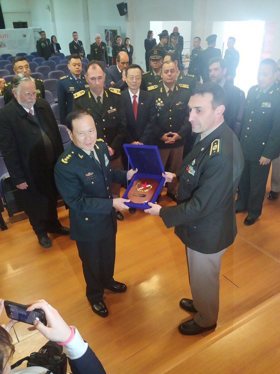 ENOPU1's tweet photo. Visita del Consejero de Estado y Ministro de Defensa Nacional de la República Popular China https://t.co/P9MDtpKYKB