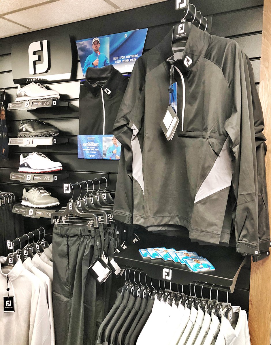 Headlining the AW season the <a href="/footjoy/">FootJoy</a> #Hydroknit pullover waterproof jacket.

Showcasing the key characteristics of a mid-layer with all the waterproof protection of a jacket:

👉🏻 Breathable 
👉🏻 Lightweight  
👉🏻 Comfortable 
👉🏻 Windproof
👉🏻 Waterproof - 3yr Warranty

#FJapparel