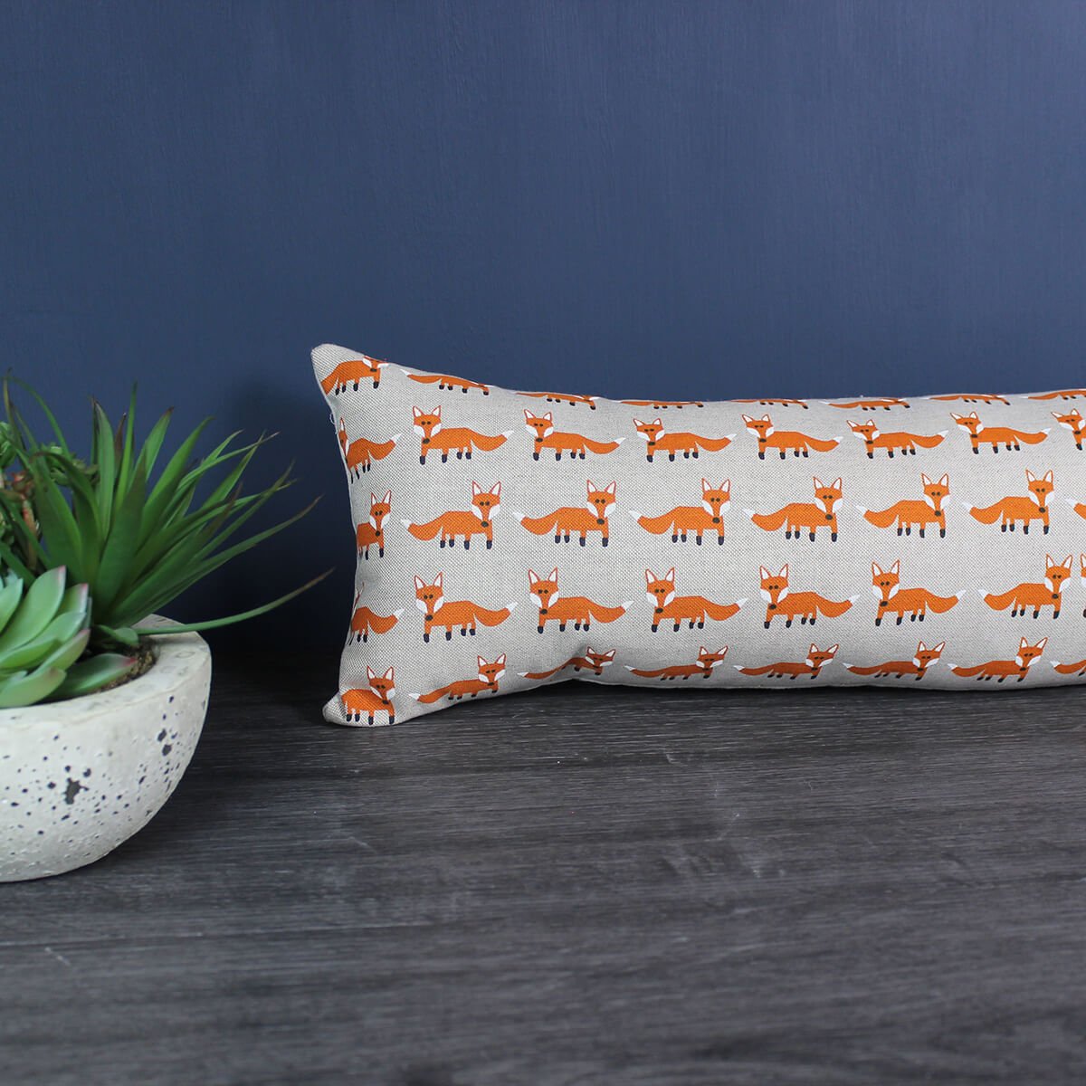 The weather is so unpredictable at the moment 😩 keep the chill at bay on those colder evenings with our new draught excluders in a range of prints 💜

#draughtexcluder #cold #autumn #cosynights #cosyevenings #fox #wildlife #nature #countrystyle #countryhome #countryinterior