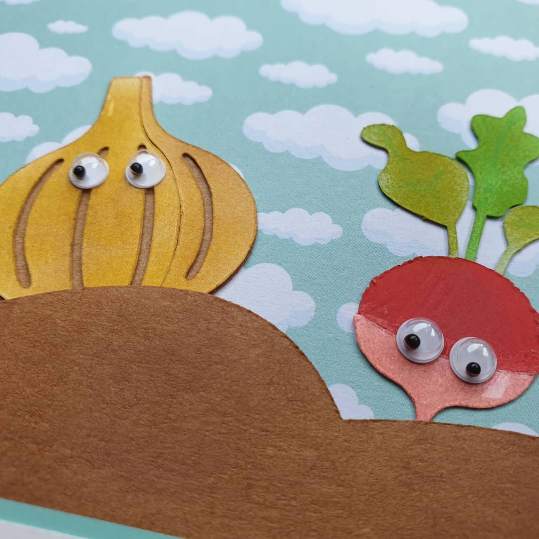 papersquiggles's tweet photo. Happy veg! #handmade #papersquiggles #papercrafting #papercrafts #cardmaking #craftingfun #googleyeyes #vegetables #vegcard #goodluckcard #cricutexplore #cricutmaker #cricut https://t.co/dNf6J7Q7Bv